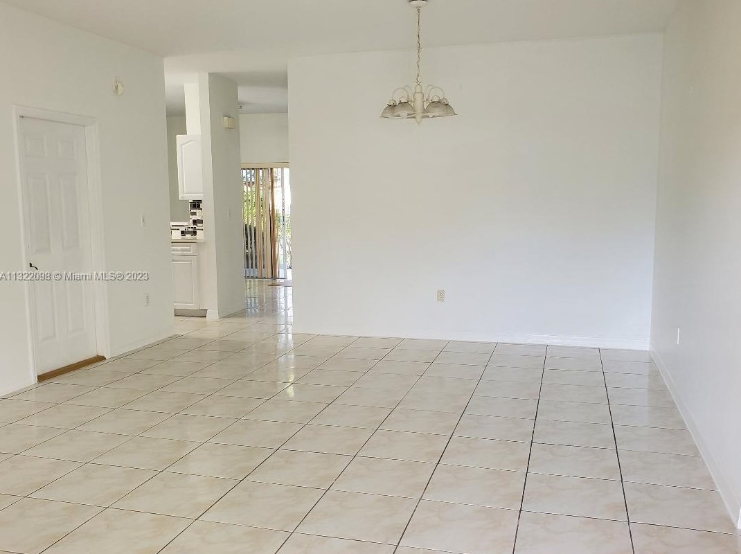 13805 26th Ter, Miami FL  33175-6575 exterior