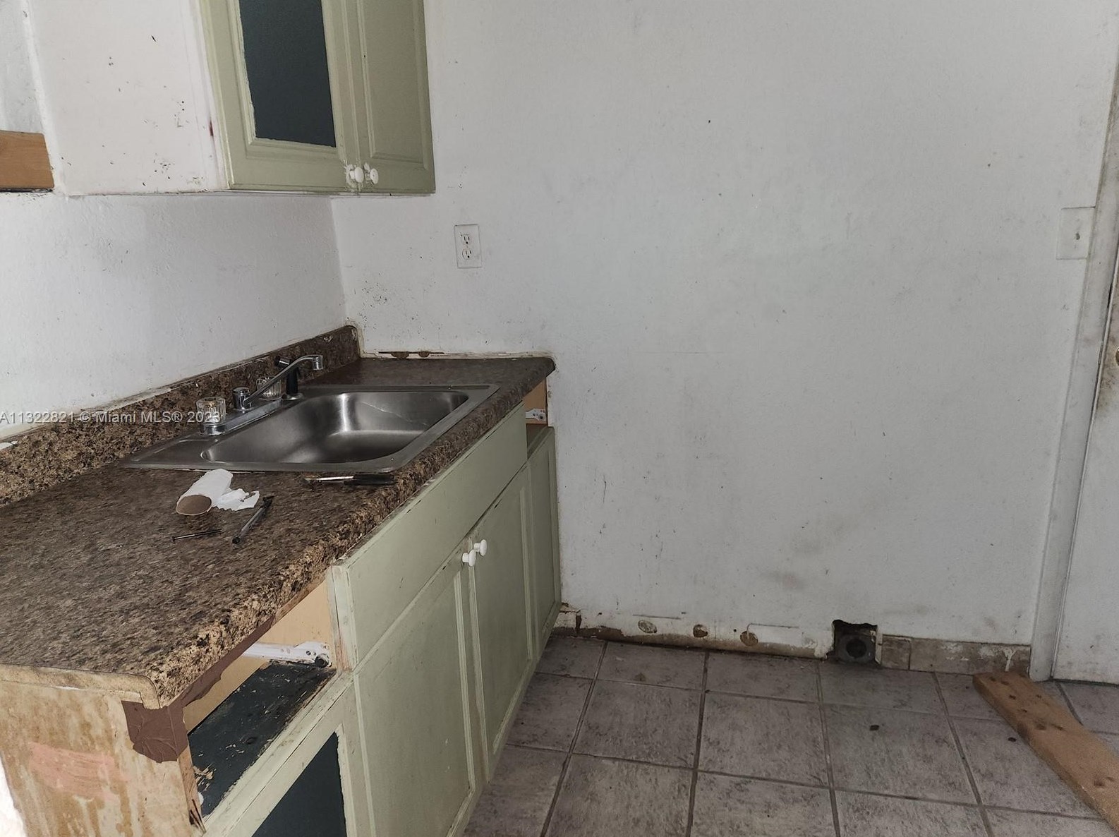 133 69 St, Miami FL 33147-7151 exterior