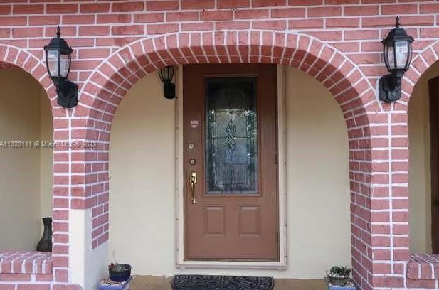 2341 67th Ter, Hollywood FL  33024-3908 exterior