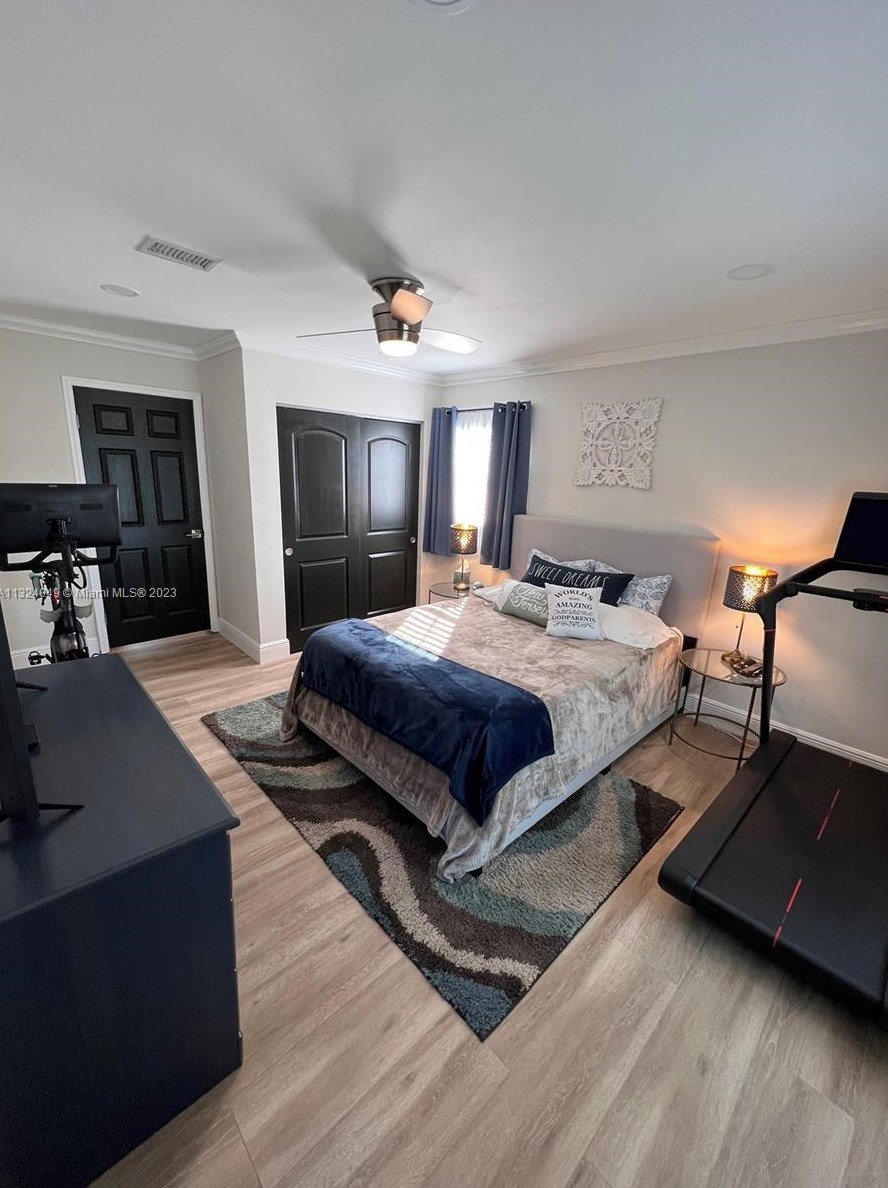 9470 Tiffany Dr, Miami FL  33157-7962 exterior