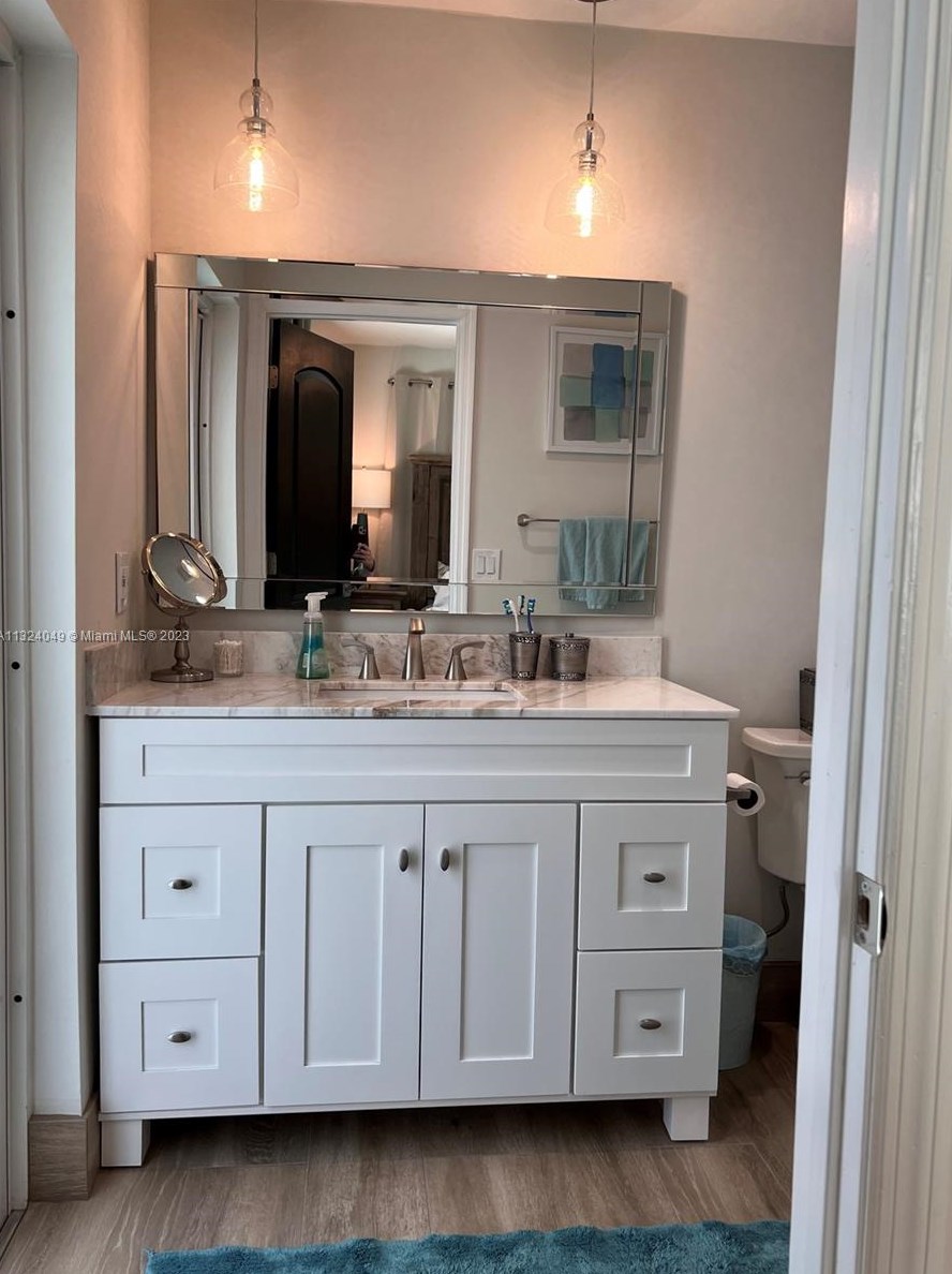 9470 Tiffany Dr, Miami FL  33157-7962 exterior