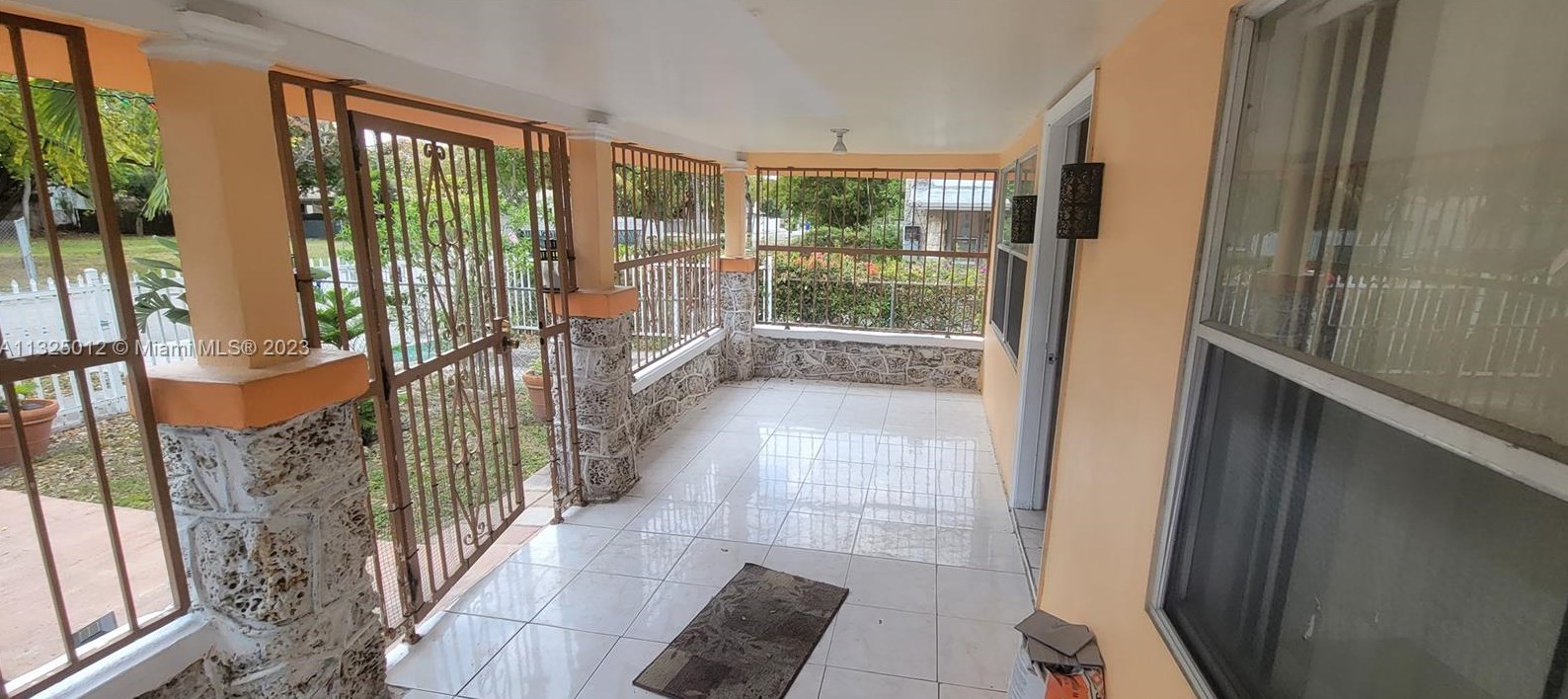 65 42 St, Miami FL 33142-4871 exterior