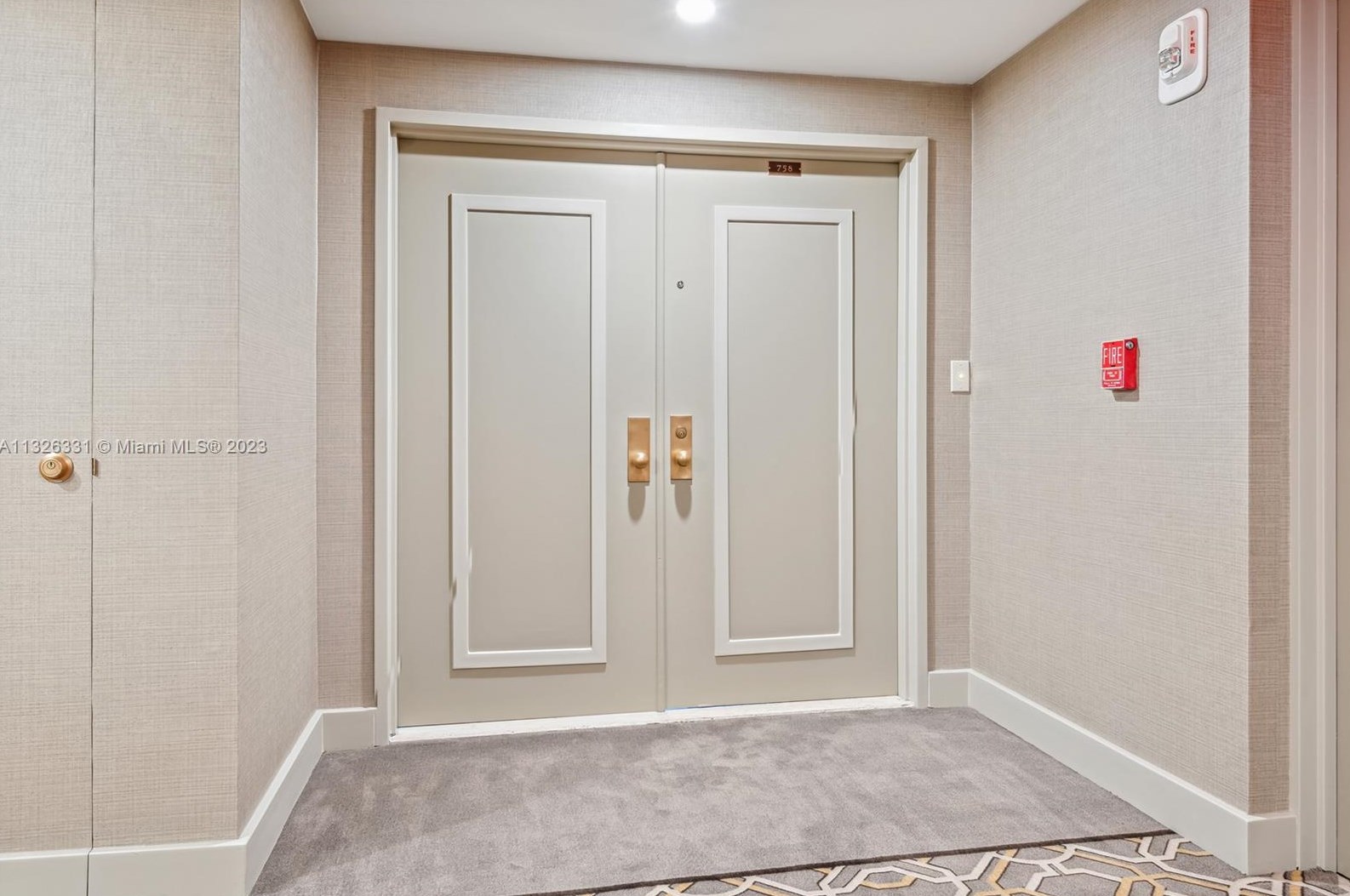 11113 Biscayne Blvd, Miami FL  33181-3405 exterior