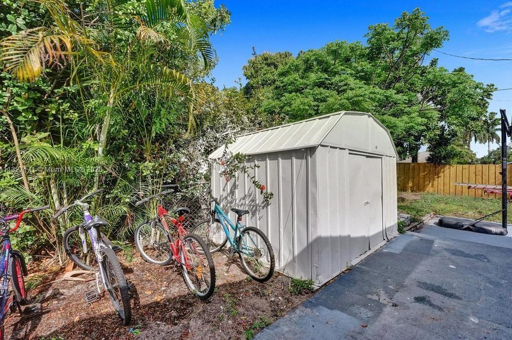 161 28 Ct, Boynton Beach FL 33435-7612 exterior