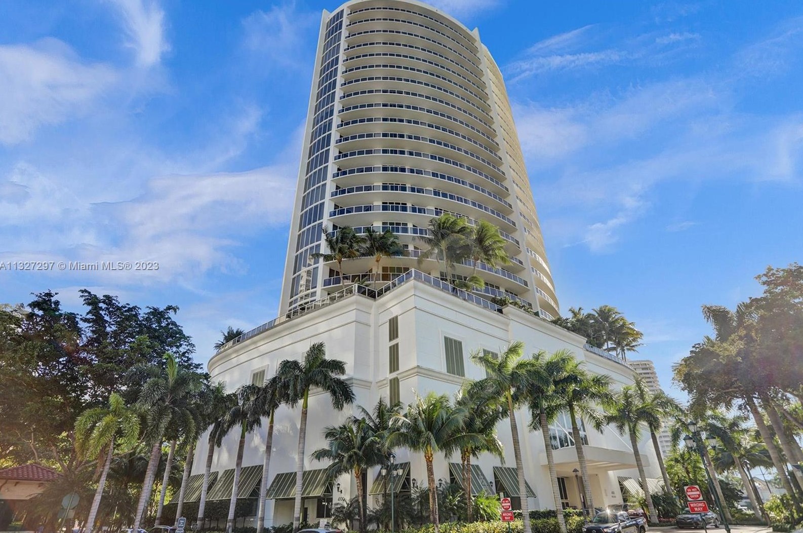 4100 Island Blvd, Miami FL 33160-5272 exterior