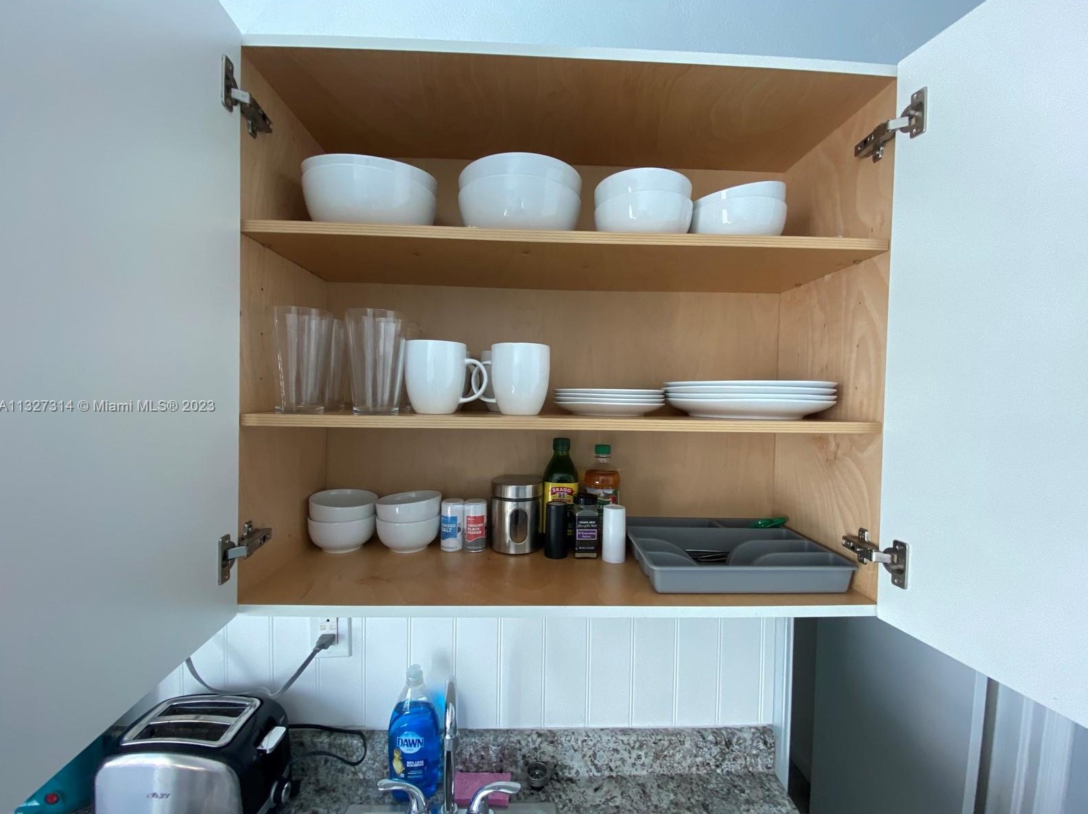 3025 Indian Creek Dr, Miami Beach FL  33140-4151 exterior