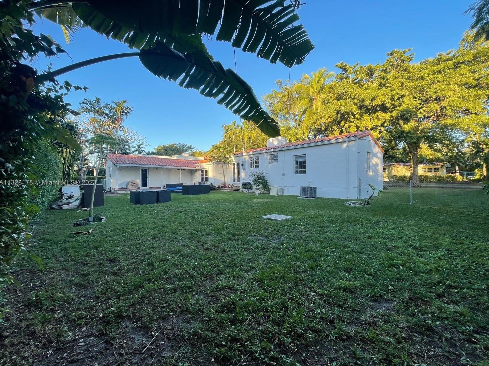 818 Pizarro St, Miami FL 33134-2585 exterior