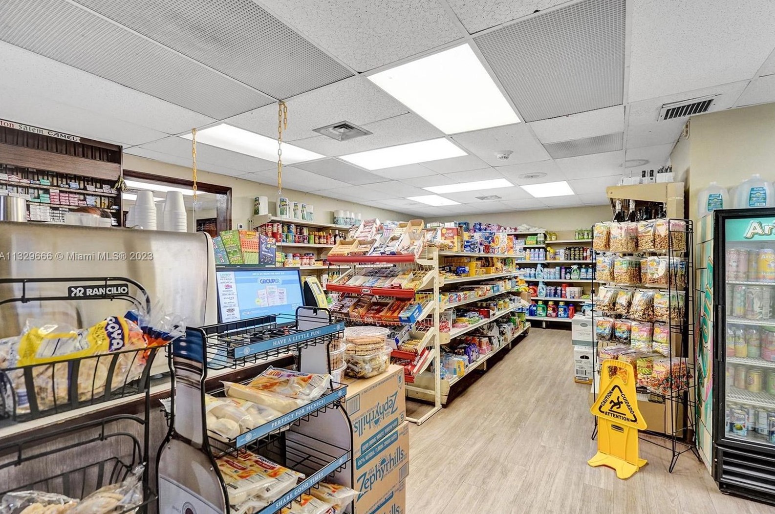 500 Bayview Dr, Miami FL  33160-4710 exterior