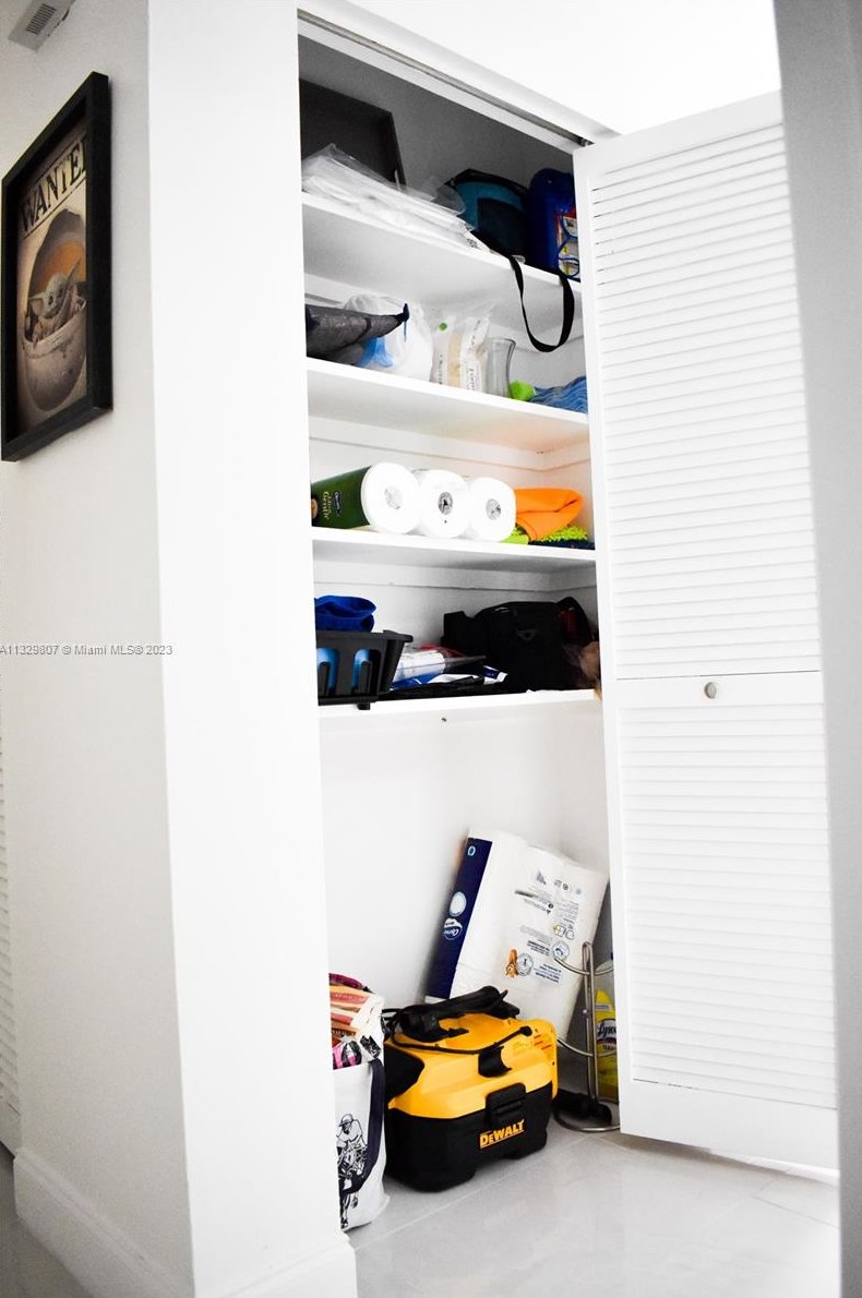 1901 96th Ave, Hollywood FL  33025-1910 exterior