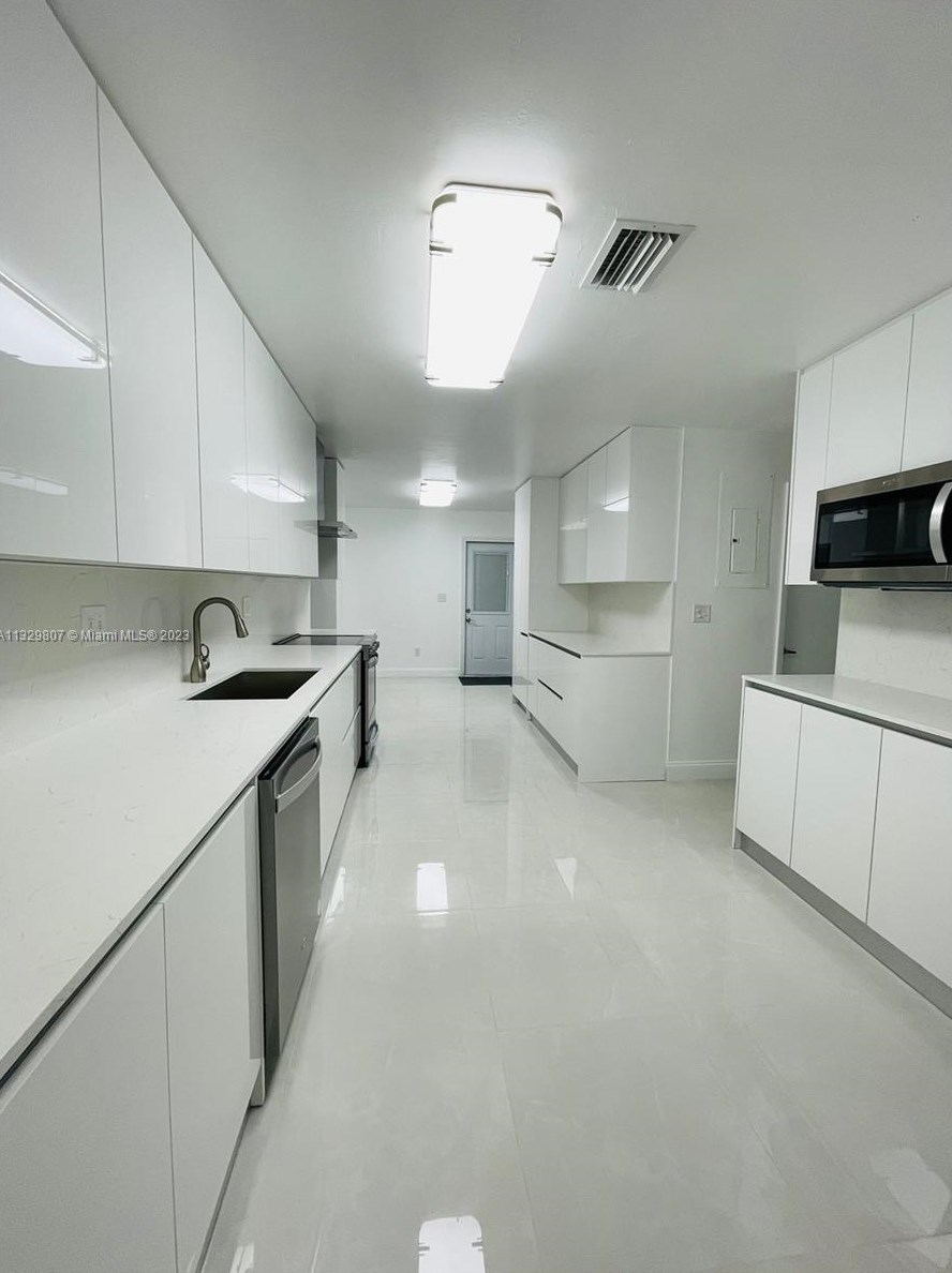 1901 96th Ave, Hollywood FL  33025-1910 exterior