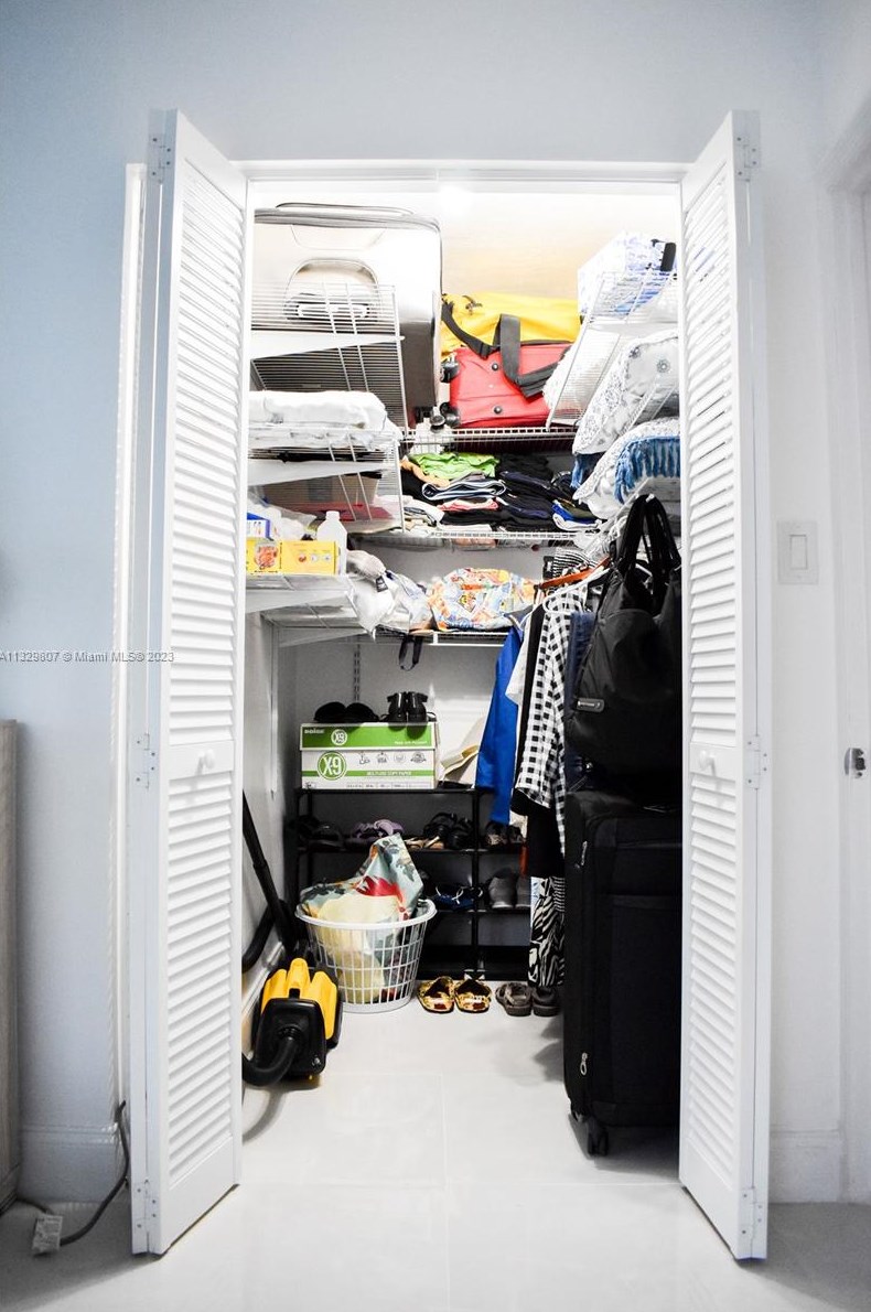 1901 96th Ave, Hollywood FL  33025-1910 exterior