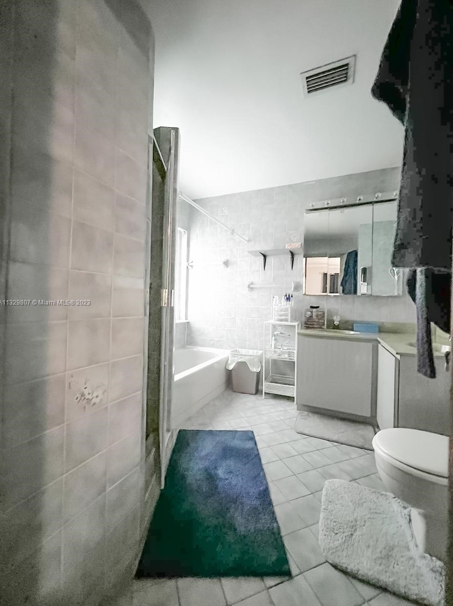 1901 96th Ave, Hollywood FL  33025-1910 exterior