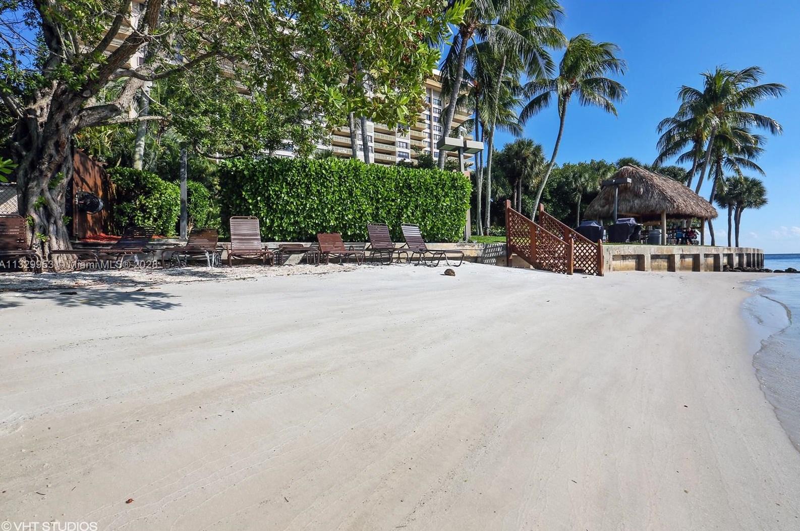 1 Grove Isle Dr, Miami FL 33133-4100 exterior