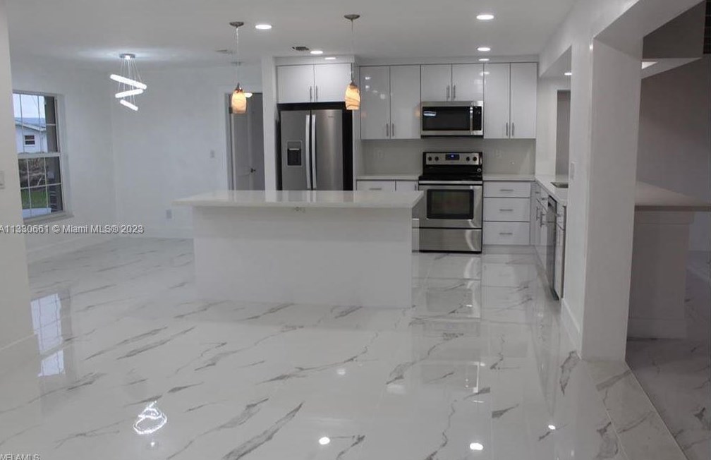 1849 Inlet Dr, Fort Myers FL  33903-5007 exterior