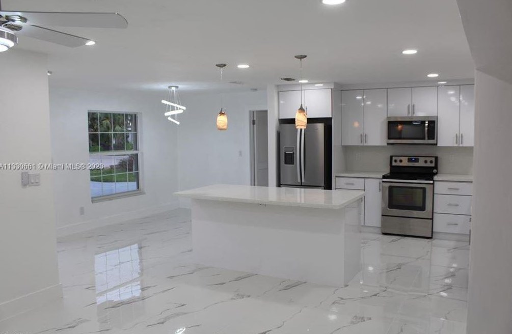 1849 Inlet Dr, Fort Myers FL  33903-5007 exterior