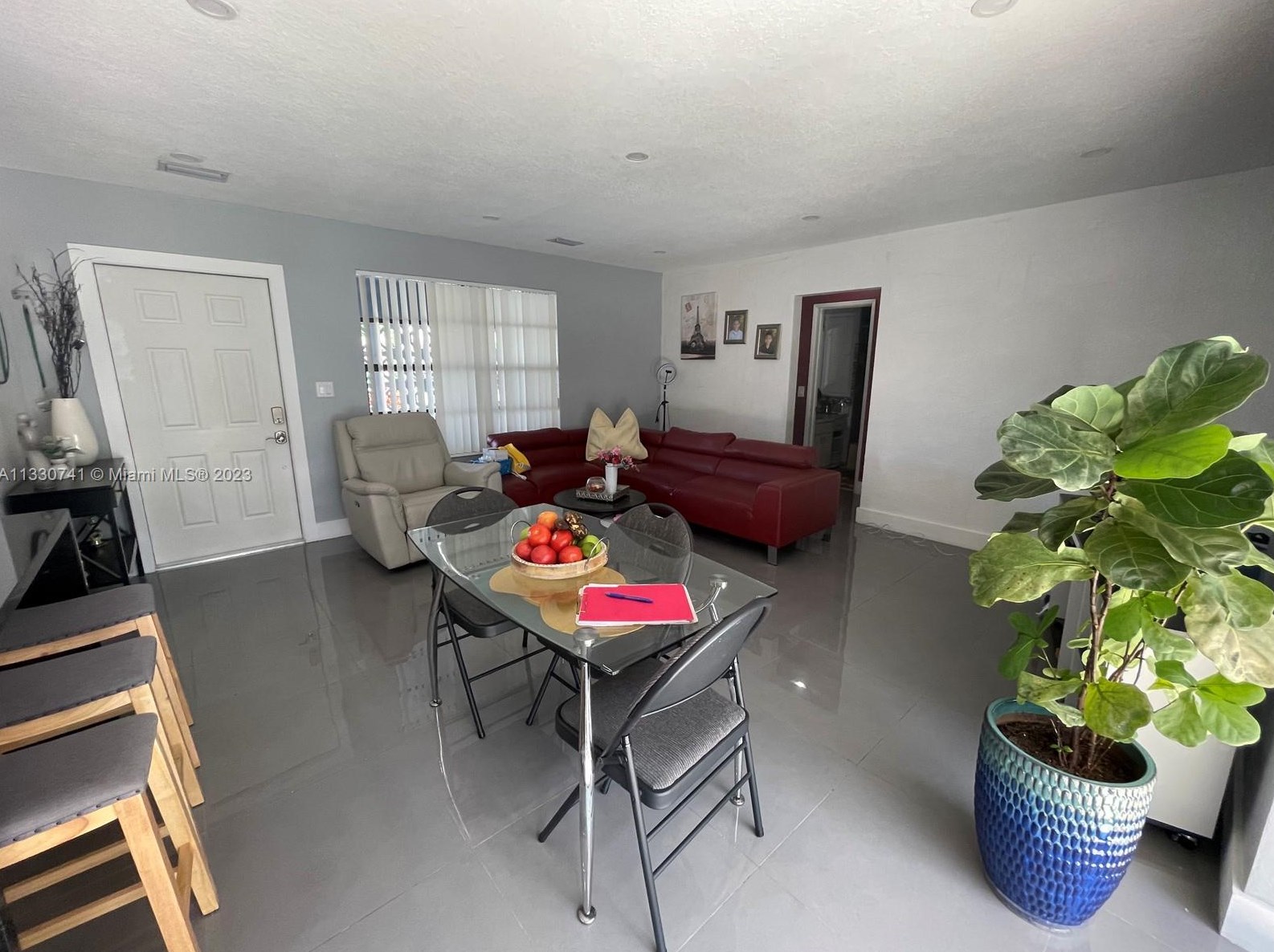 7840 Ramona St, Hollywood FL 33023-2460 exterior