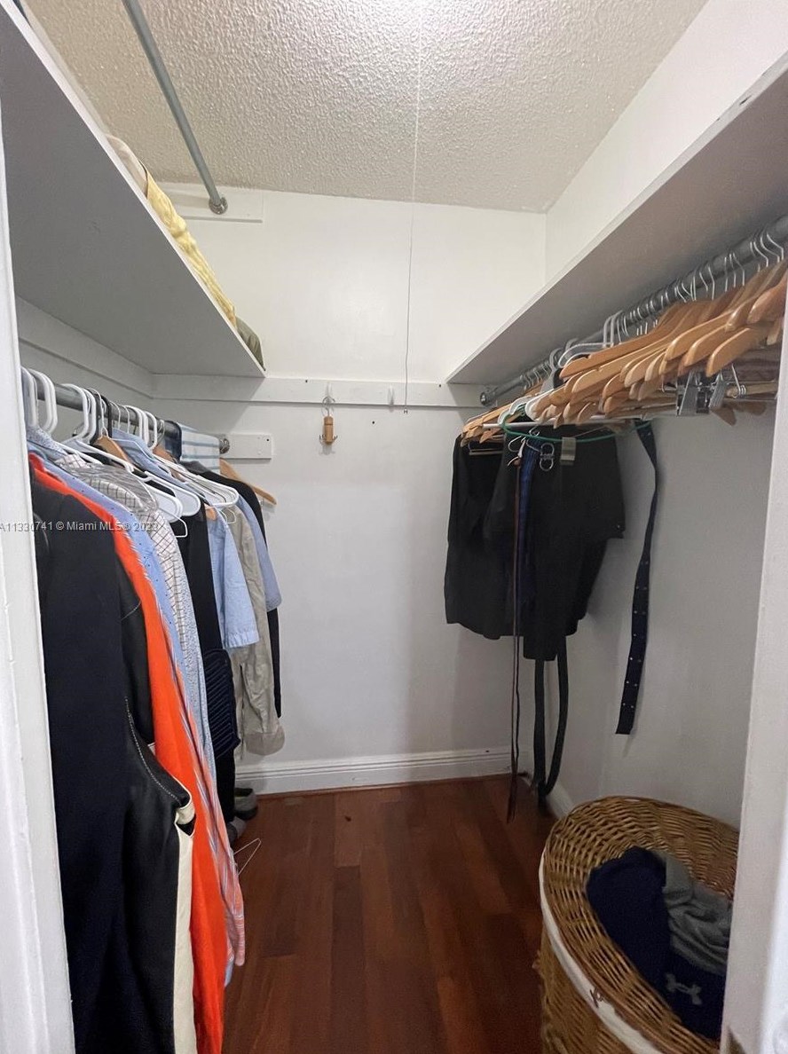 7840 Ramona St, Hollywood FL 33023-2460 exterior