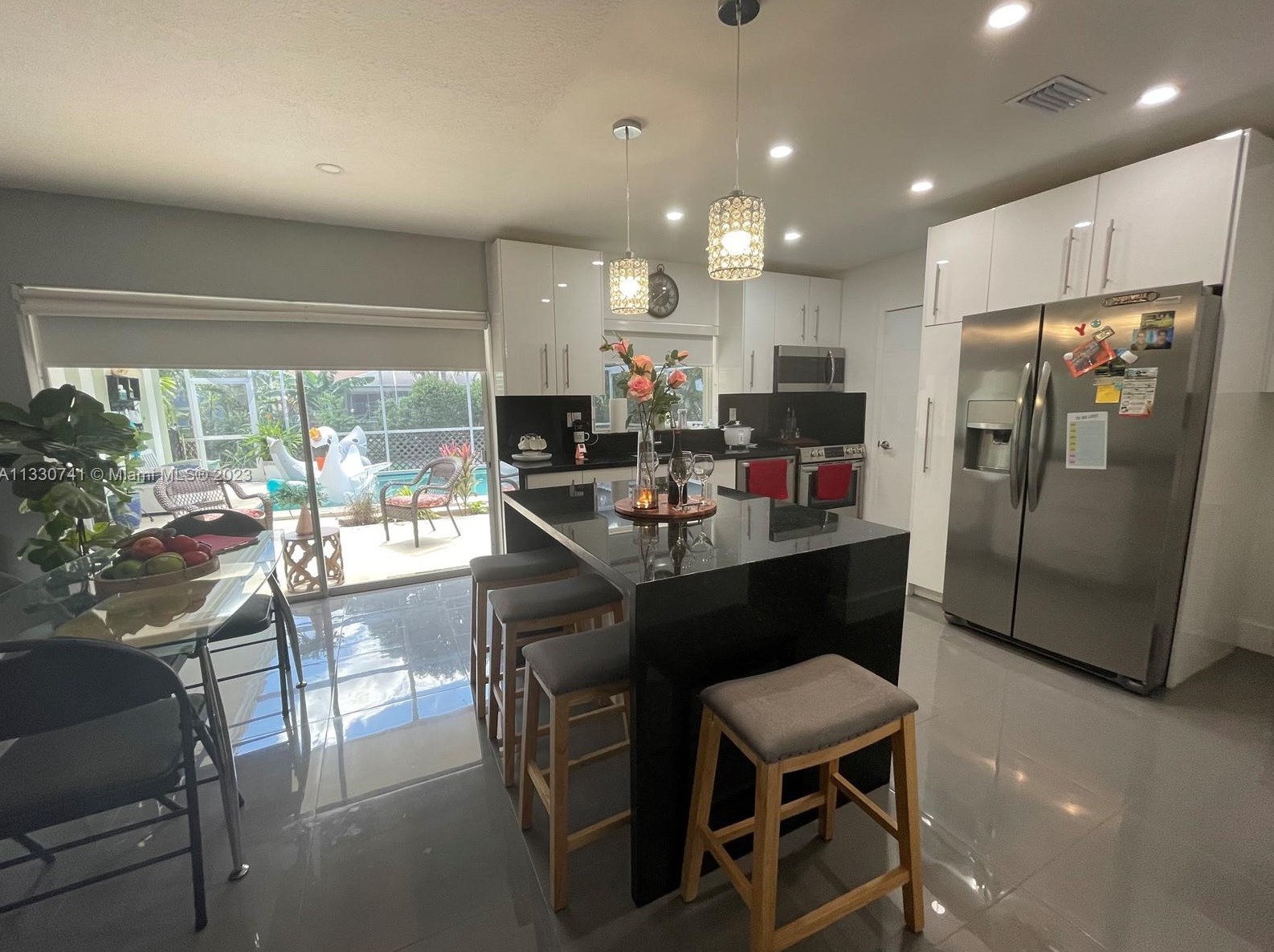 7840 Ramona St, Hollywood FL 33023-2460 exterior