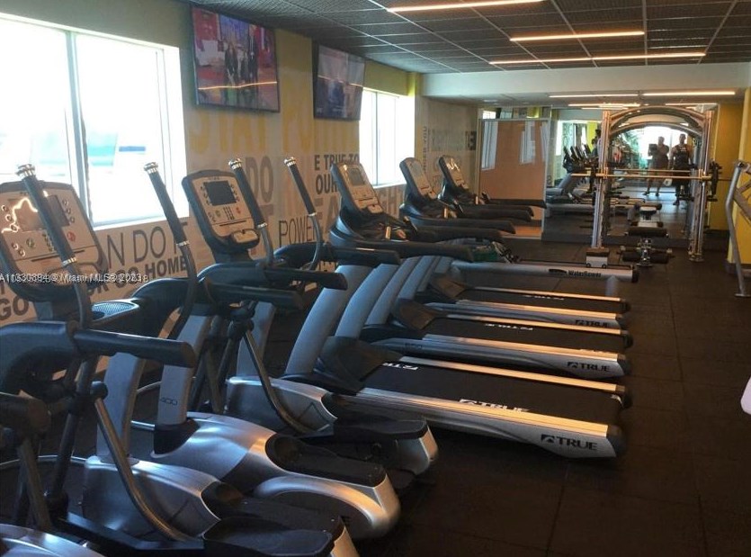 7501 Treasure Dr, Miami FL 33141-4310 exterior