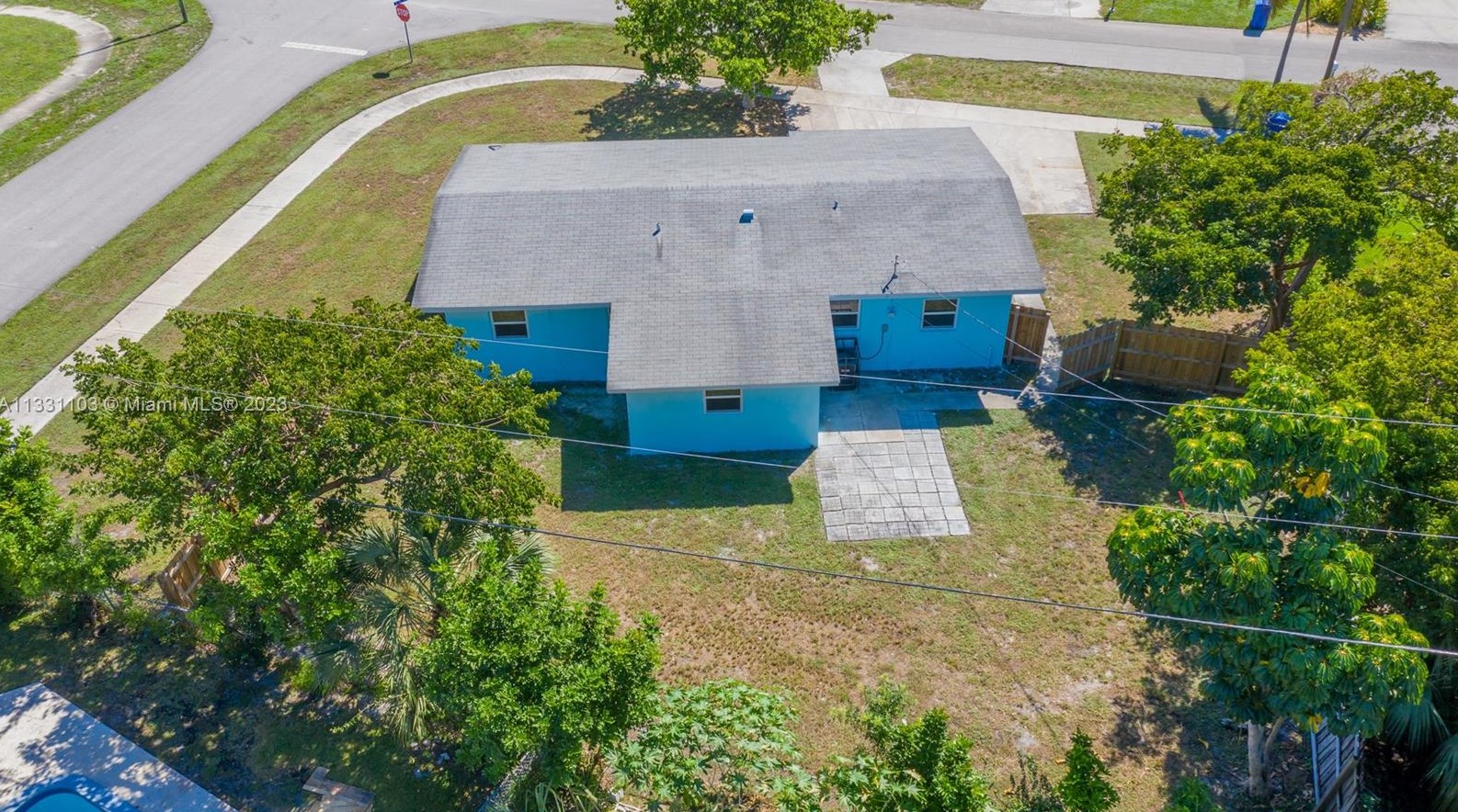 905 Garnett St, Lake Worth FL  33462-4451 exterior