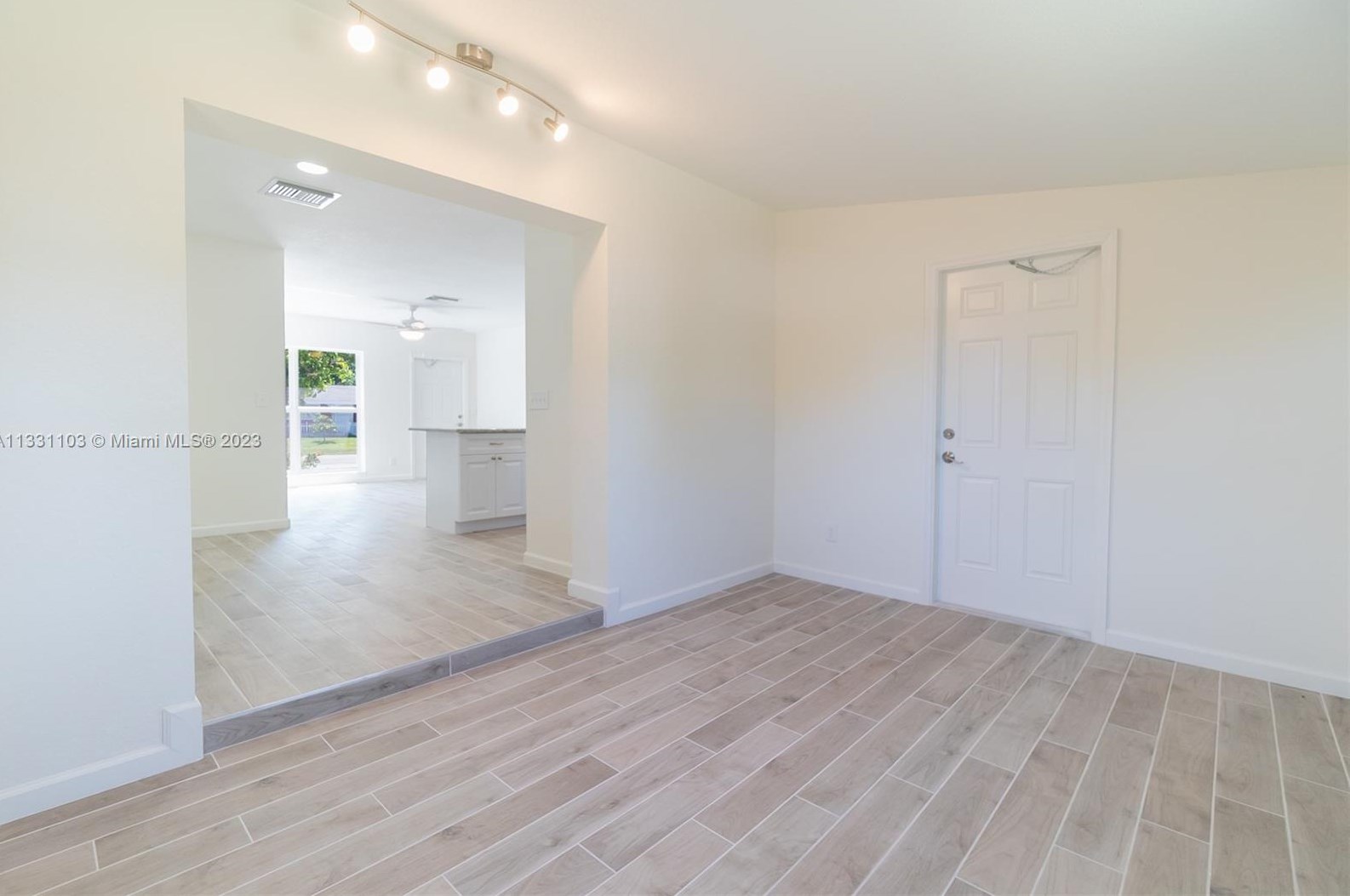 905 Garnett St, Lake Worth FL  33462-4451 exterior