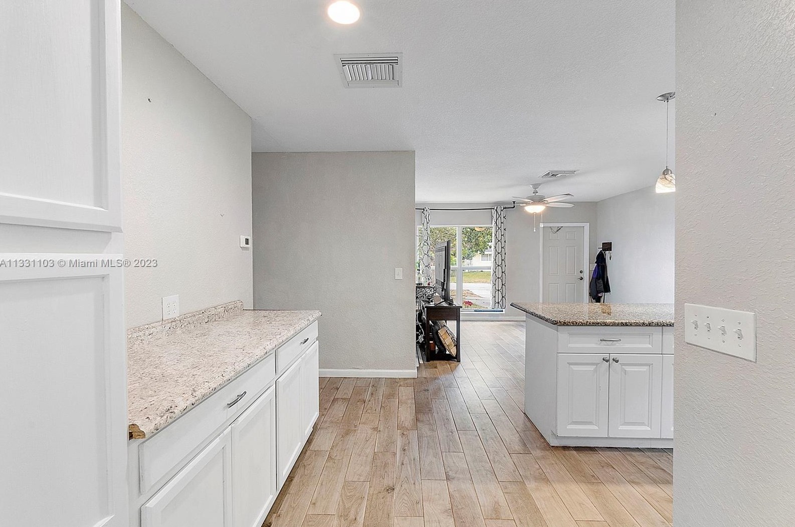 905 Garnett St, Lake Worth FL  33462-4451 exterior