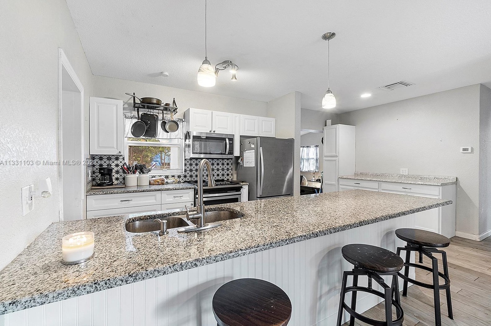 905 Garnett St, Lake Worth FL  33462-4451 exterior