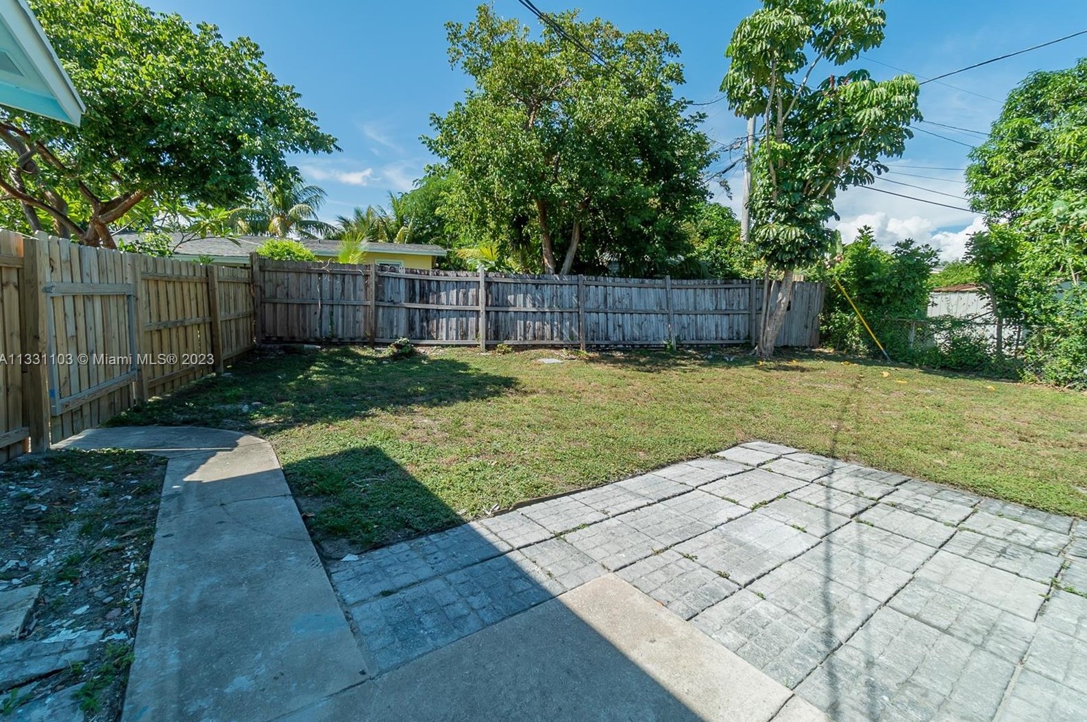 905 Garnett St, Lake Worth FL  33462-4451 exterior