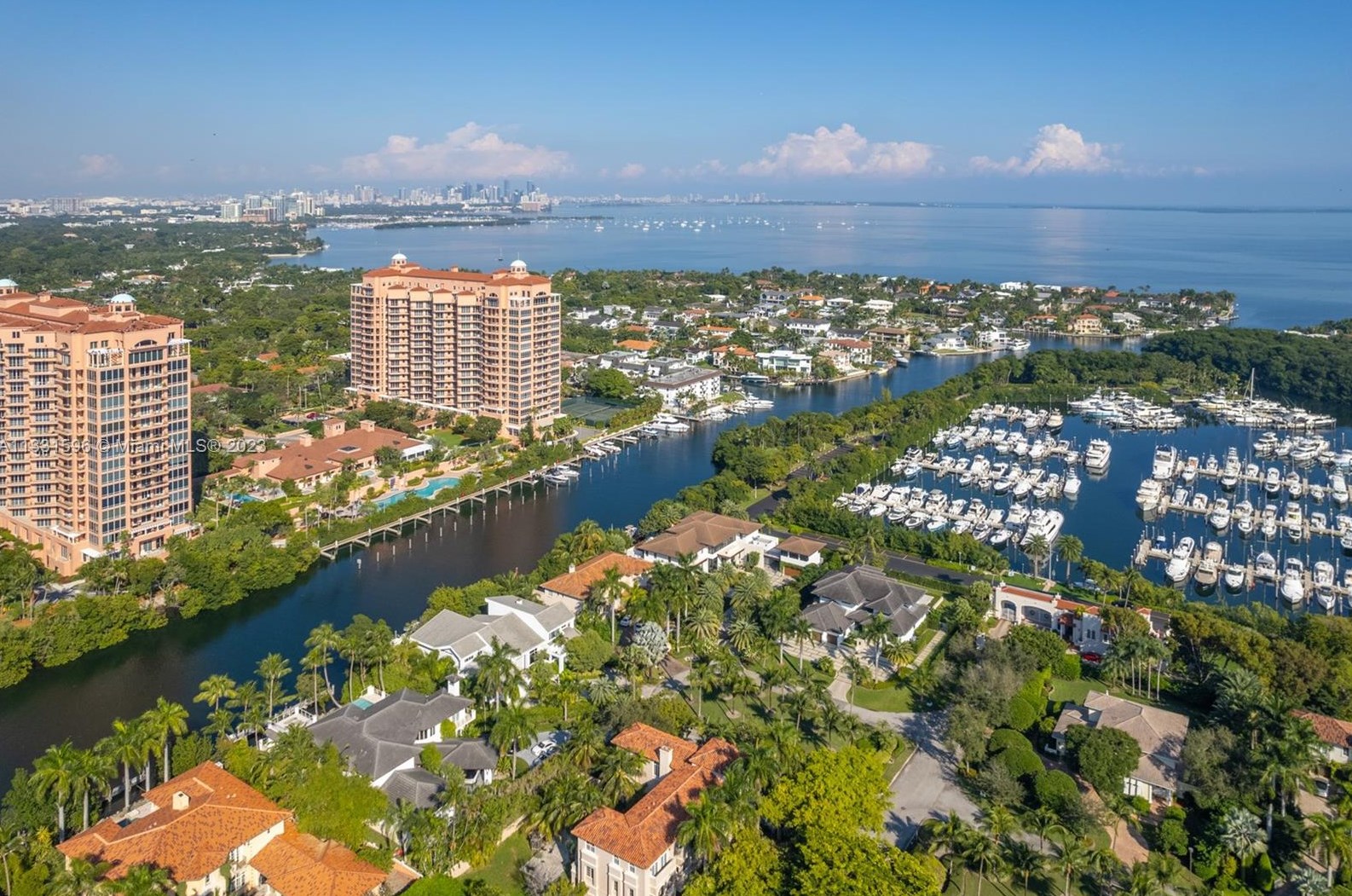 60 Edgewater Dr, Miami FL  33133-6970 exterior