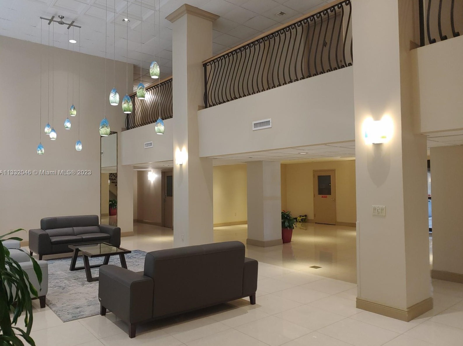 1201 Ocean Dr, Hollywood FL 33019-2121 exterior