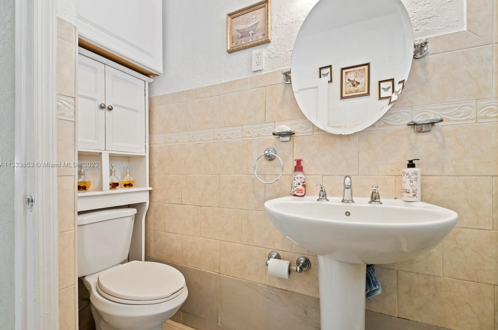 3221 19th Ter, Miami FL  33125-1025 exterior