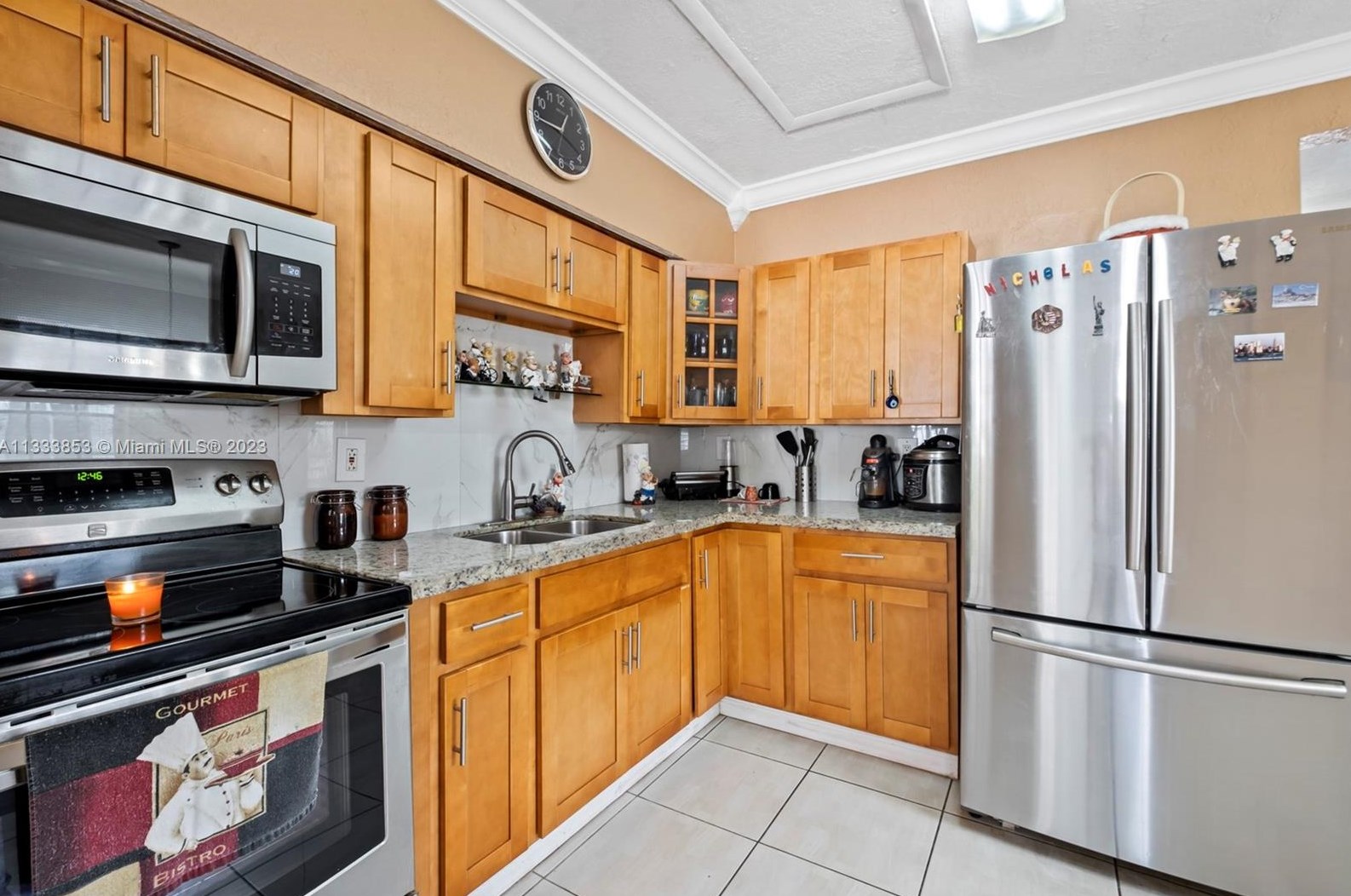 3221 19th Ter, Miami FL  33125-1025 exterior