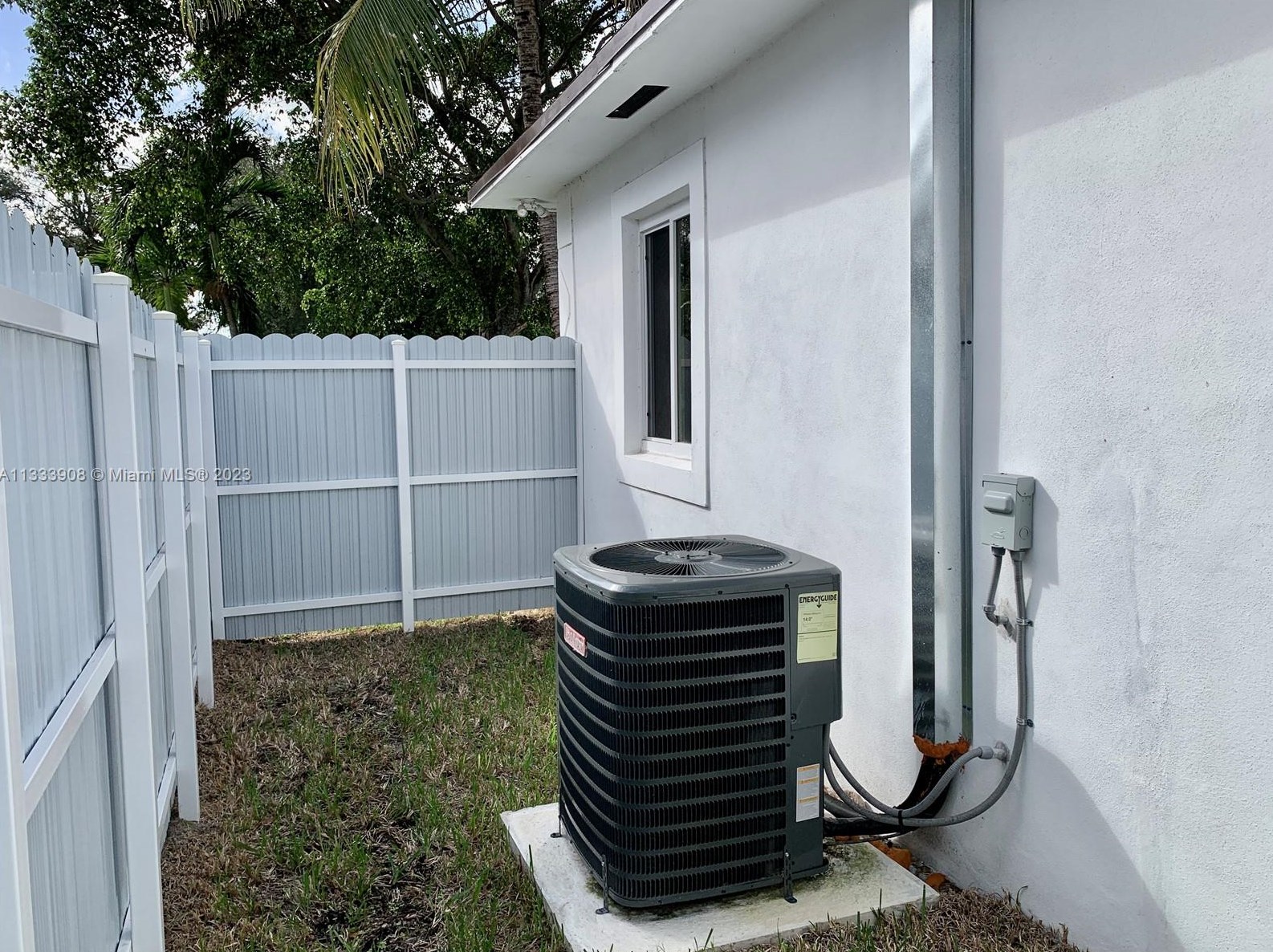 1065 150th St, Miami FL  33161-2447 exterior