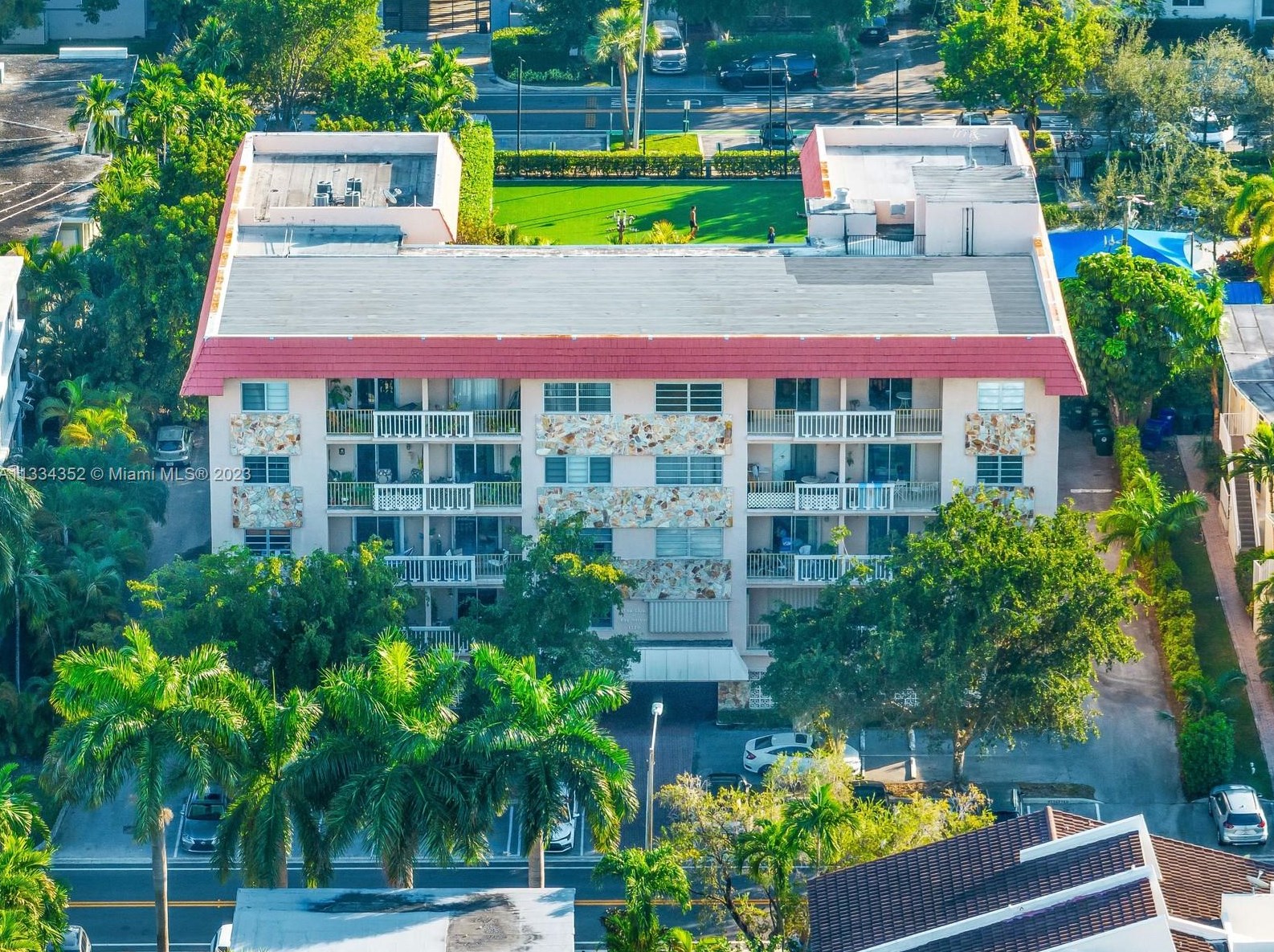 1120 99th St, Miami FL 33154-2641 exterior