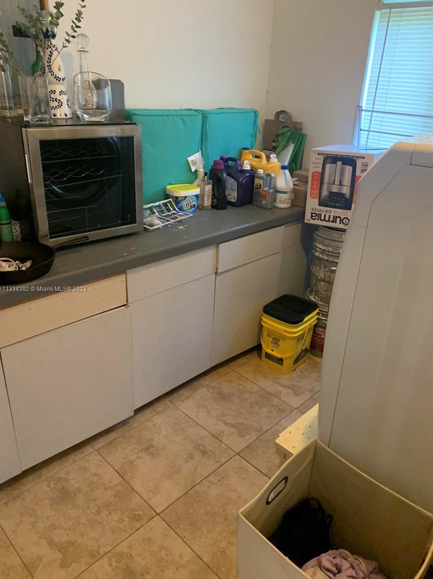 80 213th St, Miami FL  33179-1024 exterior