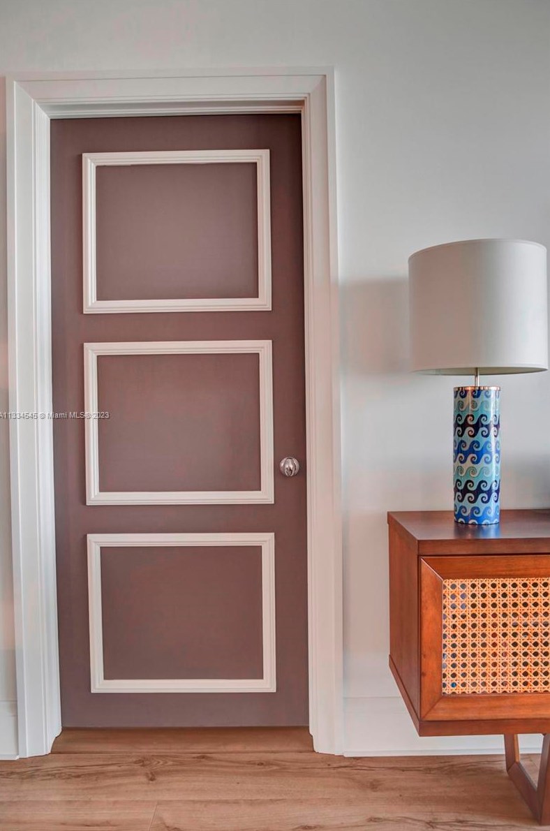 848 Brickell Key Dr, Miami FL  33131-3700 exterior