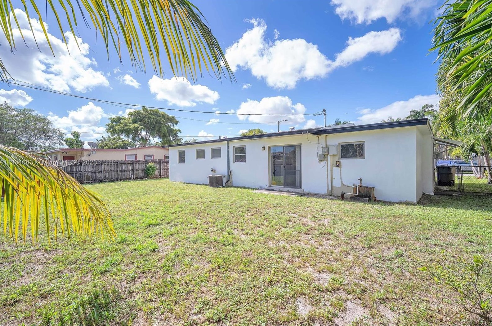 411 70th Ave, Hollywood FL  33024-7459 exterior