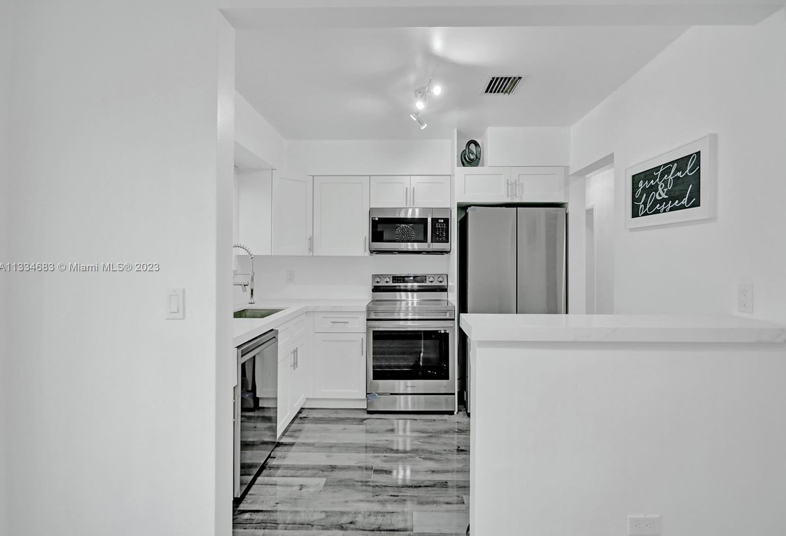 411 70th Ave, Hollywood FL  33024-7459 exterior