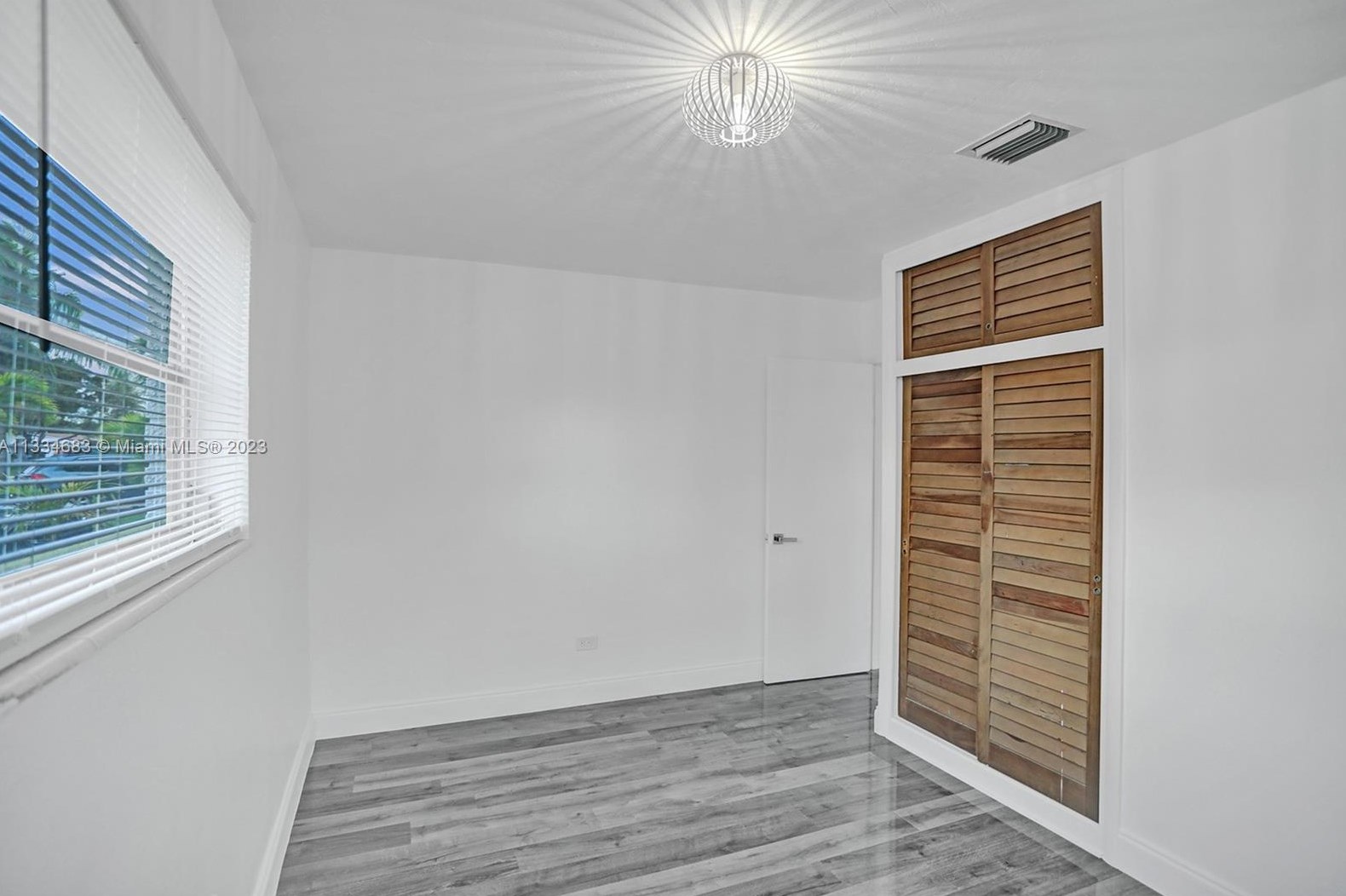 411 70th Ave, Hollywood FL  33024-7459 exterior