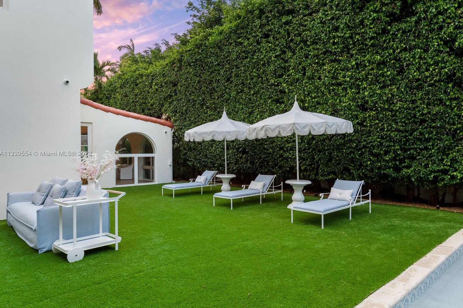 3447 Chase Ave, Miami FL  33140-3416 exterior