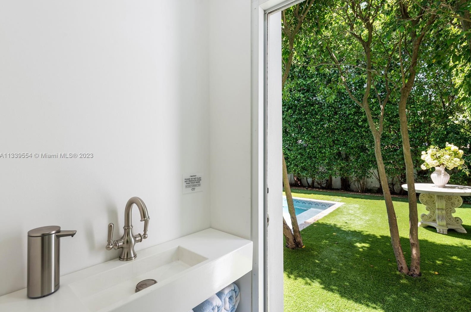 3447 Chase Ave, Miami FL  33140-3416 exterior