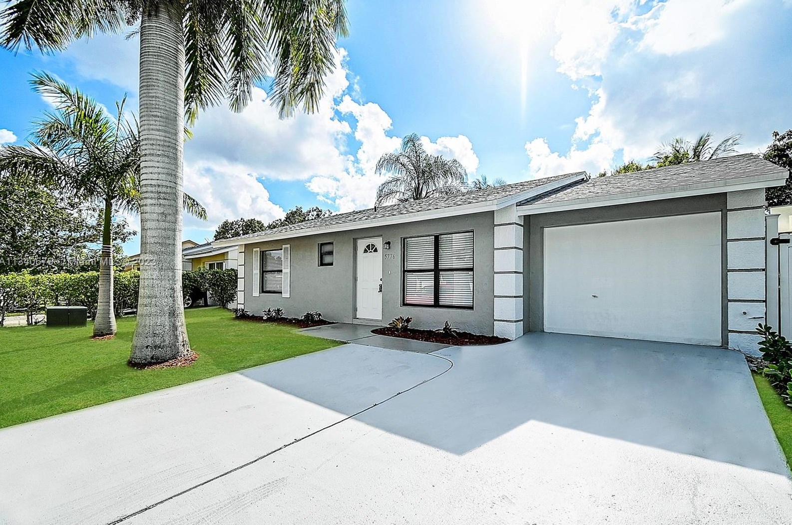 5776 Eddy Ct, Lake Worth FL  33463-6753 exterior