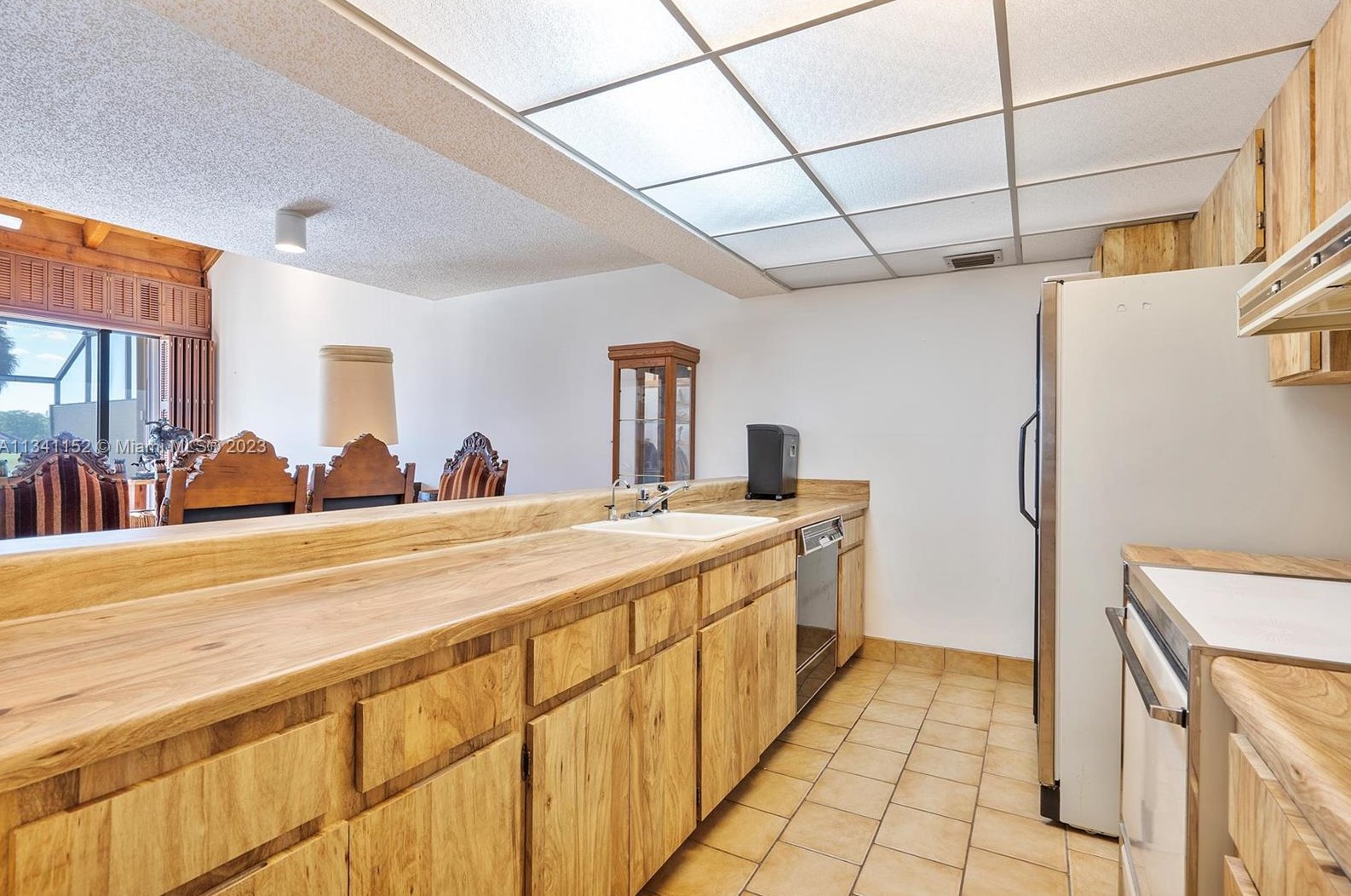 1471 Fairway Rd, Hollywood FL 33026-3039 exterior