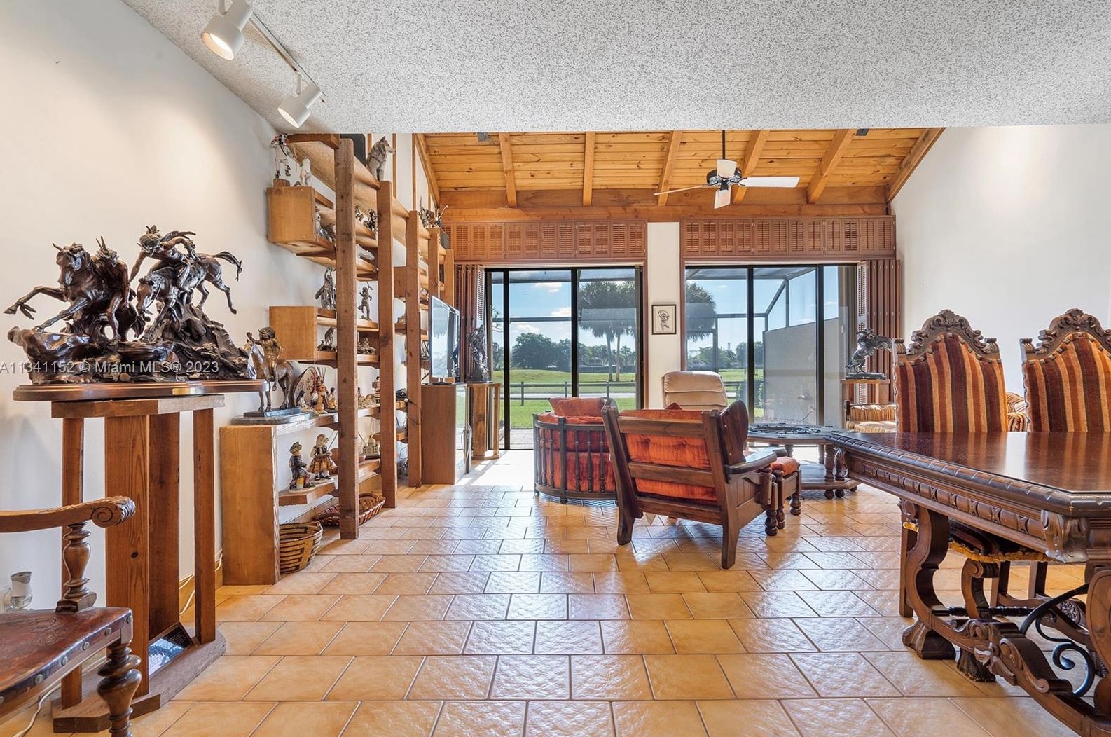 1471 Fairway Rd, Hollywood FL 33026-3039 exterior