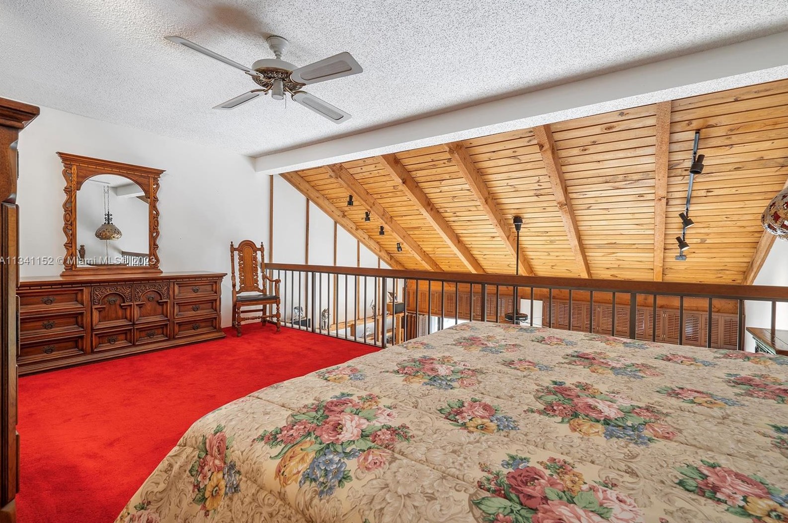 1471 Fairway Rd, Hollywood FL 33026-3039 exterior