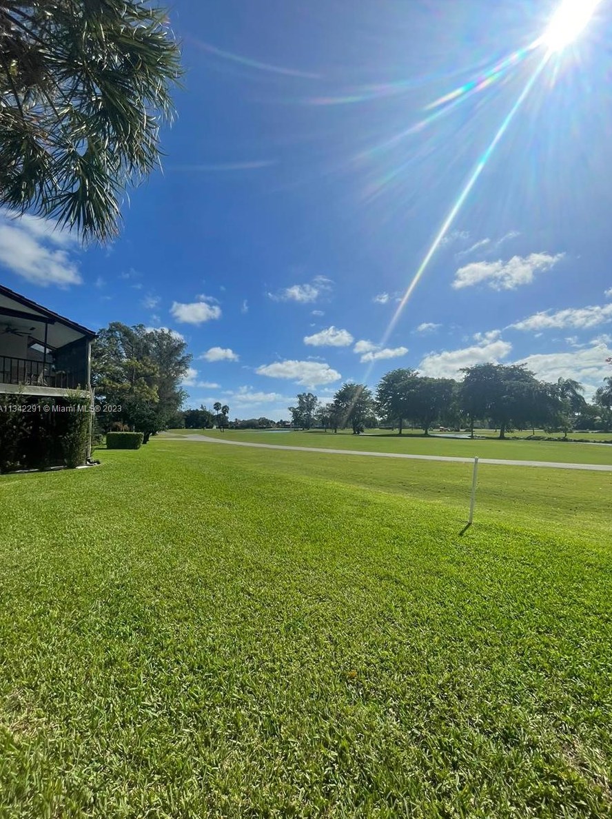 8440 Casa Del Lago, Boca Raton FL  33433-2106 exterior