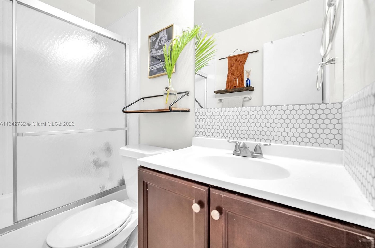 2451 85th Ter, Hollywood FL  33025-2119 exterior