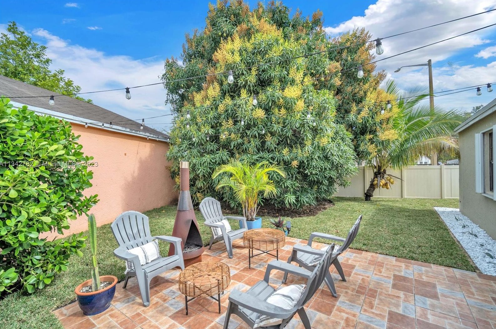 2451 85th Ter, Hollywood FL  33025-2119 exterior