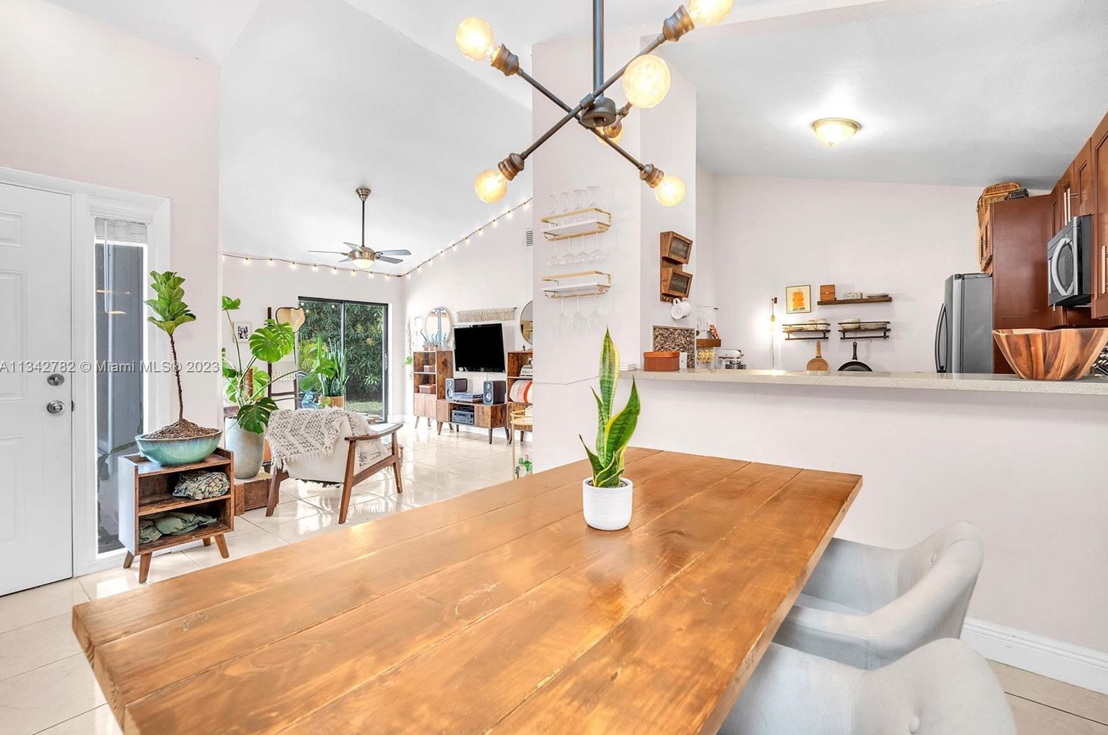 2451 85th Ter, Hollywood FL  33025-2119 exterior