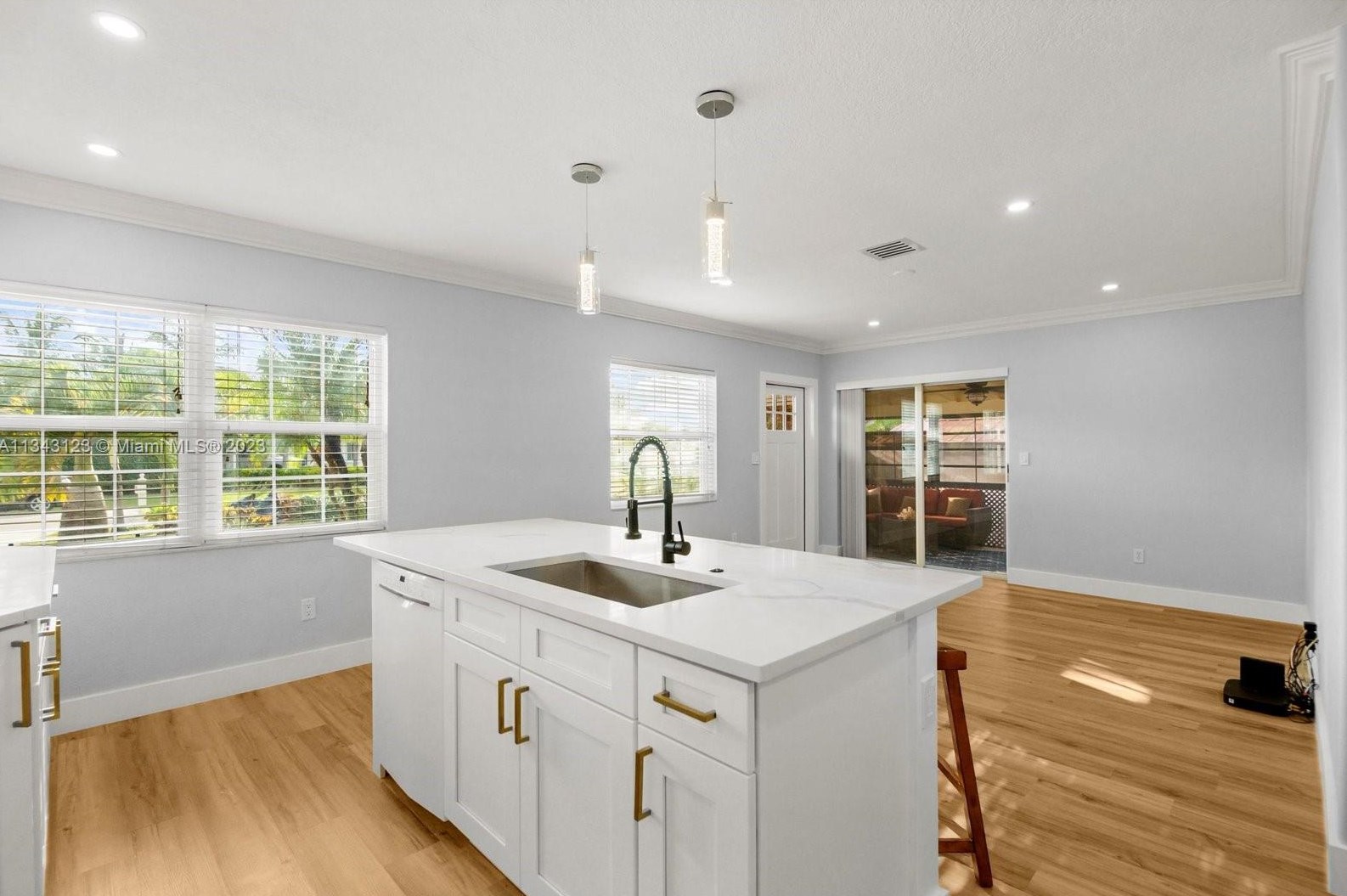404 Caloosahatchee Ave, Jupiter FL  33458-5604 exterior